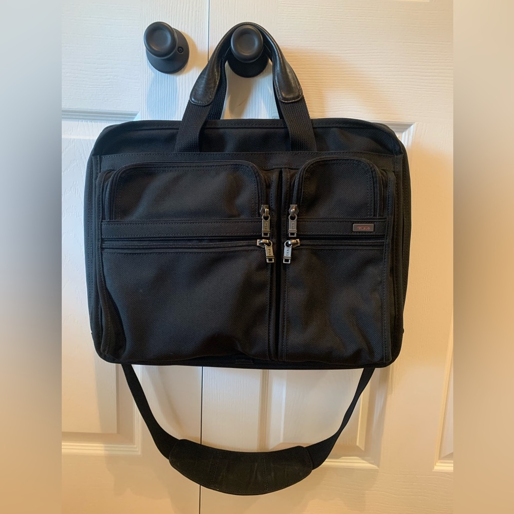 Tumi Expandable Organizer Laptop Briefcase - Excellent condition